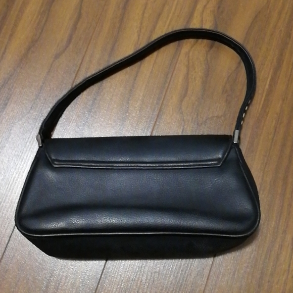 Like-new Guess leather-like black purse - Picture 3 of 8